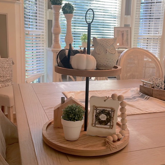 NWT Two Tier Tray Stand, with decorations perfect for fall, farmhouse chic - Picture 3 of 4